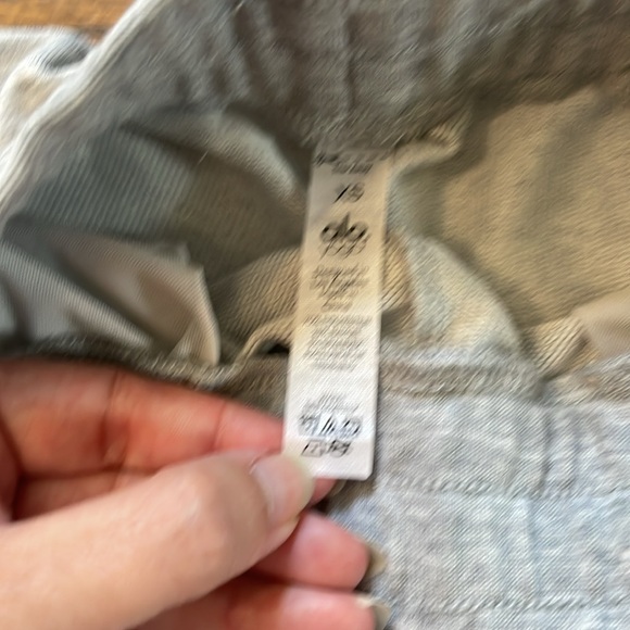 Alo Yoga Dreamy French Terry Shorts In Athletic Heather Grey - Size XS - Picture 3 of 4